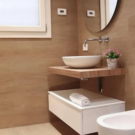 Castello Estense Luxury - Centro Apartmán *