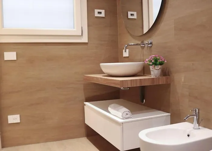 Castello Estense Luxury - Centro Apartament *