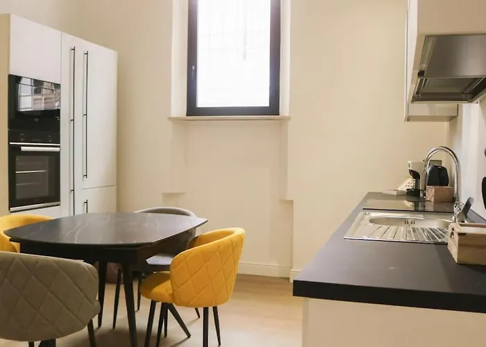 Castello Estense Luxury - Centro Apartament *